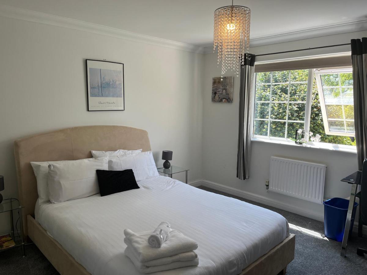 SleepNeat Bed and Breakfast Ascot  Buitenkant foto