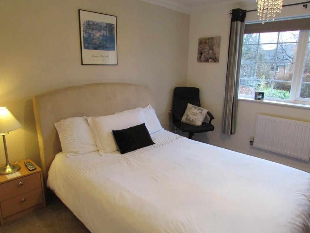 SleepNeat Bed and Breakfast Ascot  Kamer foto